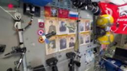 La "parata" dei cosmonauti russi sulla Stazione Spaziale Internazionale