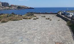 «Il solarium di Ognina ci costa troppo; sì alla piattaforma di piazza Europa»