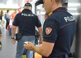 Danneggia i bagni della stazione a Palermo: arrestato