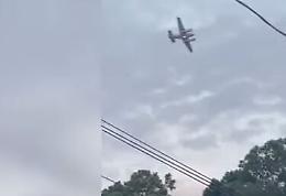 Ruba un aereo, decolla ma poi non sa atterrare: aiutato via radio da un pilota