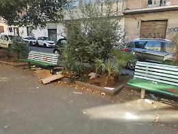 Catania: continua il degrado di piazza Majorana, di fronte al Plesso Cavour