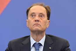Calcio, tra pochi giorni Italia-Israele, il ministro Ciriani: «Sarò alla partita, sia una festa di pace»
