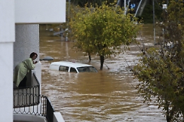 Portogallo: inondazioni in Algarve, case e negozi allagati