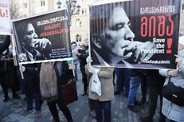 Georgia: ex presidente Saakashvili alla sbarra, stremato