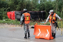 Messico: autobus si ribalta, almeno 15 morti