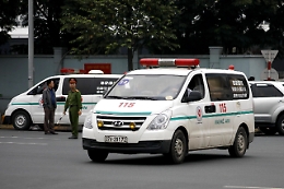 Vietnam:bimbo in un pozzo di 35 metri, lotta contro il tempo