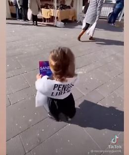 E tra i vestiti di Carnevale c'è anche l'abito "Pensati libera" di Chiara Ferragni