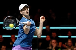 Tennis: Sinner batte Tsitsipas e va ai quarti a Rotterdam