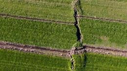 La faglia lasciata dal terremoto a Kahramanmara: le immagini della frattura della terra