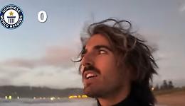 Il folle record dello youtuber palermitano: il bagno in tutte le spiagge di Sidney in 24 ore