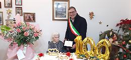 Festa a Castellammare per i cento anni di nonna Maria Vincenza