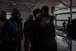 La Sea Watch 5 con un cadavere di un migrante spedita a Ravenna: &laquo;E' inumano&raquo;