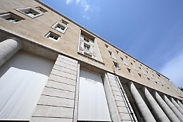 Blitz attivisti a Roma, scarti verdura davanti Bulgari Hotel