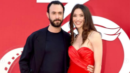 L'ex prof de "L'eredità" Ginevra Pisani dice sì ad Alessio Vassallo