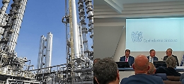 Energie rinnovabili, Urso a Siracusa: «Qui modello europeo per transizione»