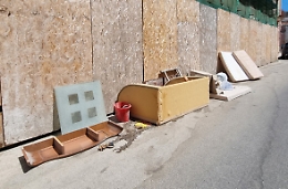 Abbandono di rifiuti: denunce penali, auto sequestrate e patenti sospese