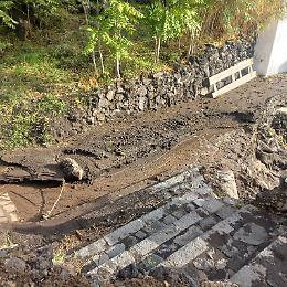 Stromboli, Ginostra nel caos dopo dieci minuti di pioggia: «Fango e detriti alluvionali»