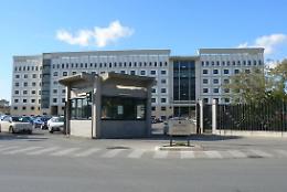 Contraddizioni del confidente e perizie contestate: la difesa chiede l'assoluzione per gli ex agenti di polizia