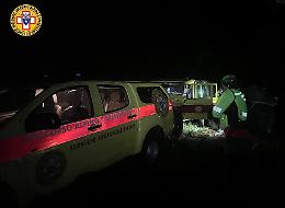 Sull'Etna la tragedia sfiorata, vigile del fuoco cade da un elicottero durante una missione per salvare un escursionista