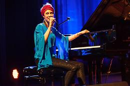 Dialoghi musicali tra jazz e improvvisazione: Olivia Trummer e Nicola Angelucci al Monk