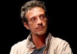 “Ficarra racconta Ficarra”: Salvo Ficarra in un monologo irripetibile