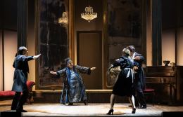 La stagione teatrale di Ragusa al via con "Magnifica presenza" di Ozpetek