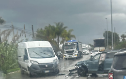 Vittoria, scontro tra auto e furgone: due feriti