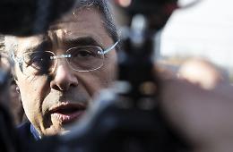 Appalti pilotati, 80mila euro in contanti sequestrati a Cuffaro. Ma lui si difende: «Banconote datate, usurate e inutilizzabili»