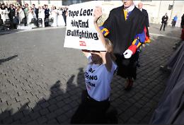 L'attrice iblea Loredana Cannata arrestata in Vaticano: ha saltato le transenne per protestare contro la corrida