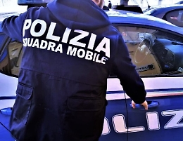 Tentato omicidio alla Fiera, arrestato in Toscana un 30enne in fuga: colp&igrave; un uomo con un coltello da macellaio