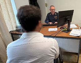 Cercano di truffare un pensionato fingendosi operatori di un'agenzia di recupero crediti