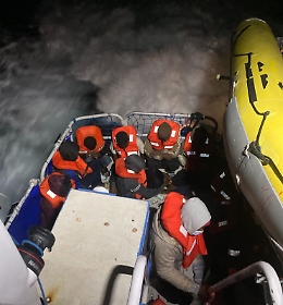 Pozzallo, sbarcati 48 migranti: tra loro anche bambini piccoli