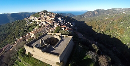 Ficarra, il borgo dei Nebrodi che diventa museo a cielo aperto