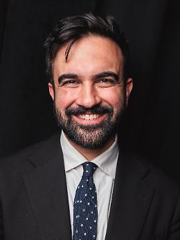 Mamdani &egrave; gi&agrave; nella storia: &egrave; il primo sindaco di New York a giurare sul Corano