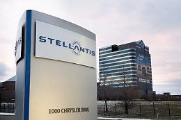Stellantis: produzione dimezzata in meno di due anni, Mirafiori unico stabilimento in positivo