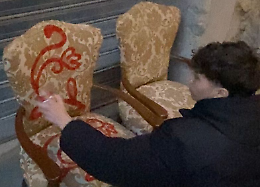 Fiori sui rifiuti in Sicilia: giovani artisti trasformano la spazzatura in arte e speranza