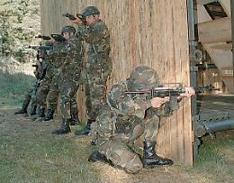 Poland Launches First Round of Voluntary Military Service with Orderly Lines and Online Forms: Why So Many Young People Are Saying Yes