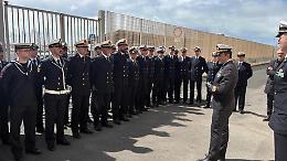 L'ammiraglio Di Renzo in visita alla capitaneria di porto di Pozzallo