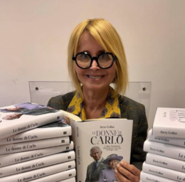 "Carlo e le sue donne", il Re raccontato dallo &ldquo;specchio rosa&rdquo; di Ilaria Grillini