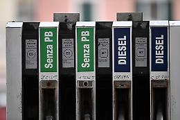 Benzina e gasolio, il conto torna a salire: in due giorni si brucia gran parte dello sconto fiscale