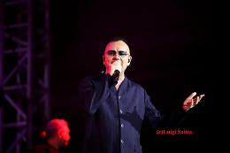 Gigi D'Alessio chiude la tourn&eacute;e a Messina con il tutto esaurito e una proposta di matrimonio