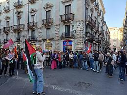 La "flotilla di terra" grida ancora, anche da Catania: &laquo;L'Italia intervenga contro i rapimenti illegali: tutti liberi&raquo;