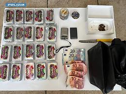Blitz antidroga della Polizia: arrestato 19enne con oltre due chili di hashish e il &laquo;miele dello sballo&raquo;