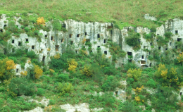 Lo strafalcione di Pantalica scambiata per Myra (in Turchia): polemiche tra i sindaci di Siracusa e Sortino
