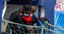Anche Finlandia e Svezia trasferiscono i migranti in Italia. Schlein: &ldquo;Clamoroso boomerang per Meloni&rdquo;
