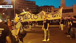 A Palermo centinaia di persone alla fiaccolata  per il 34&deg; anniversario di via D'Amelio: "Paolo vive" guida il corteo