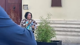 Omicidio a Palermo, la disperazione della madre della vittima: "Come si fa a sparare in testa ad un ragazzo?" (Video)