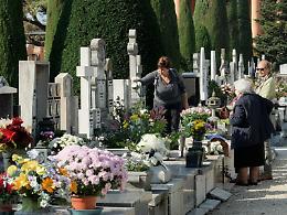Furti al cimitero: decine di casi 