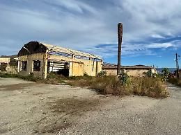 Avviata la bonifica all&rsquo;ex Sanderson: il primo passo &egrave; eliminare l&rsquo;amianto