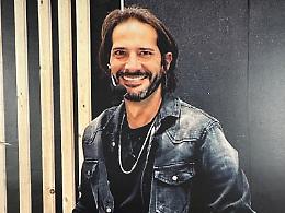 Dalla moto alla sedia a rotelle, un messaggio di rinascita dietro a una batteria: "Prendete a morsi la vita"